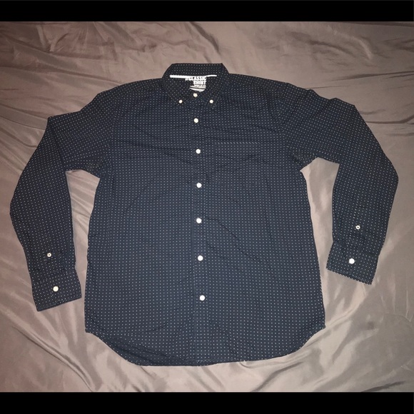 Old Navy Other - OLD NAVY BUTTON UP SHIRT
